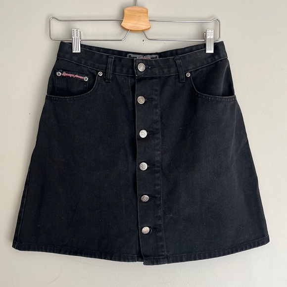 ๐ฐ3 for $40 ๐ฐ Vintage Denim Black Mini Skirt - Picture 3 of 6